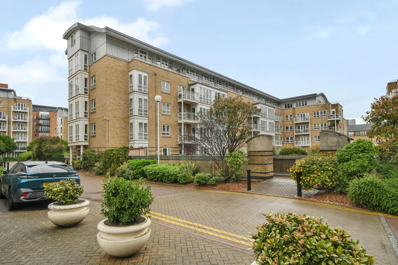 2 bed property for sale — 281 St. Davids Square, London, E14 3WF
