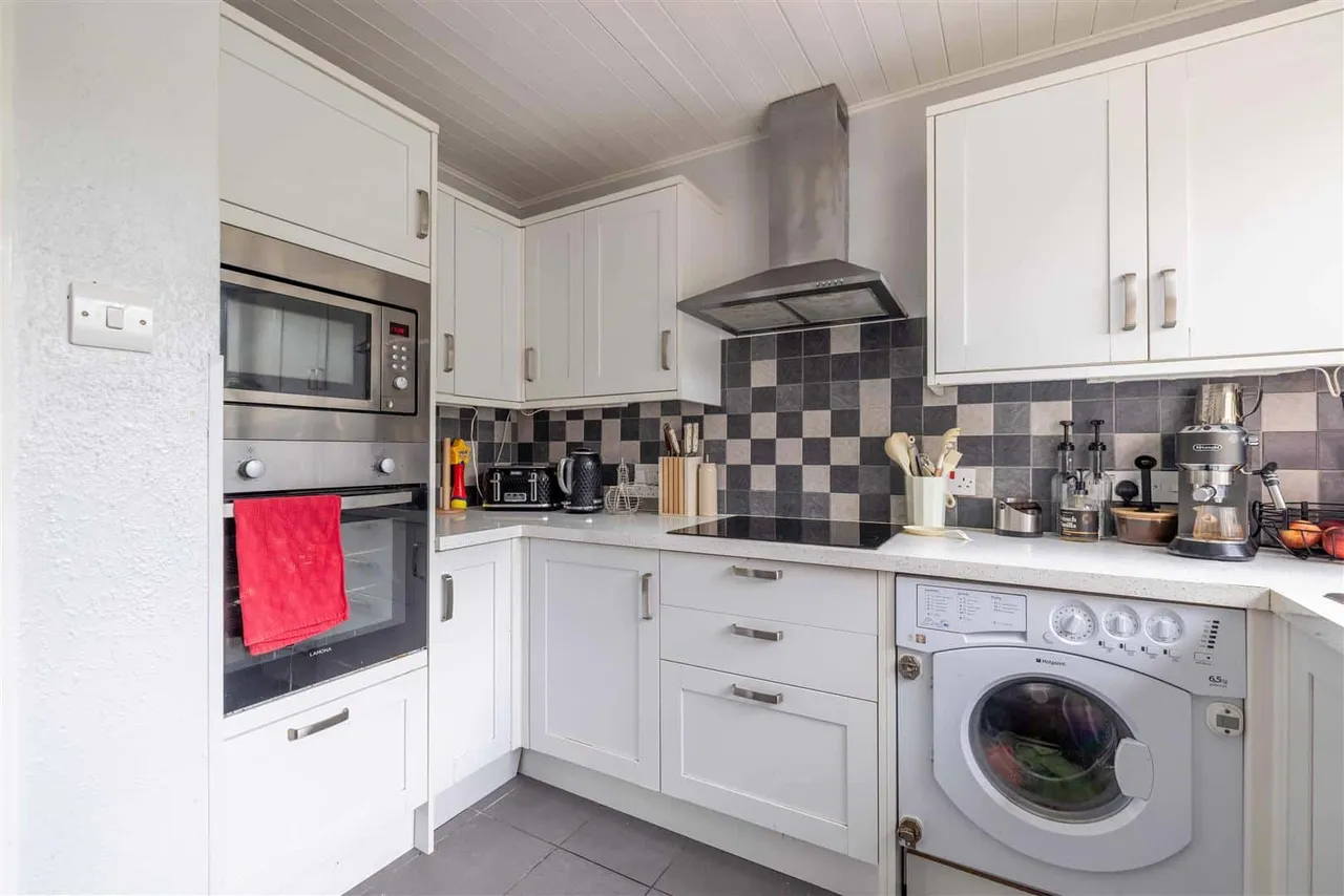 Dedworth Road, Windsor, SL4 5BH, photo 4