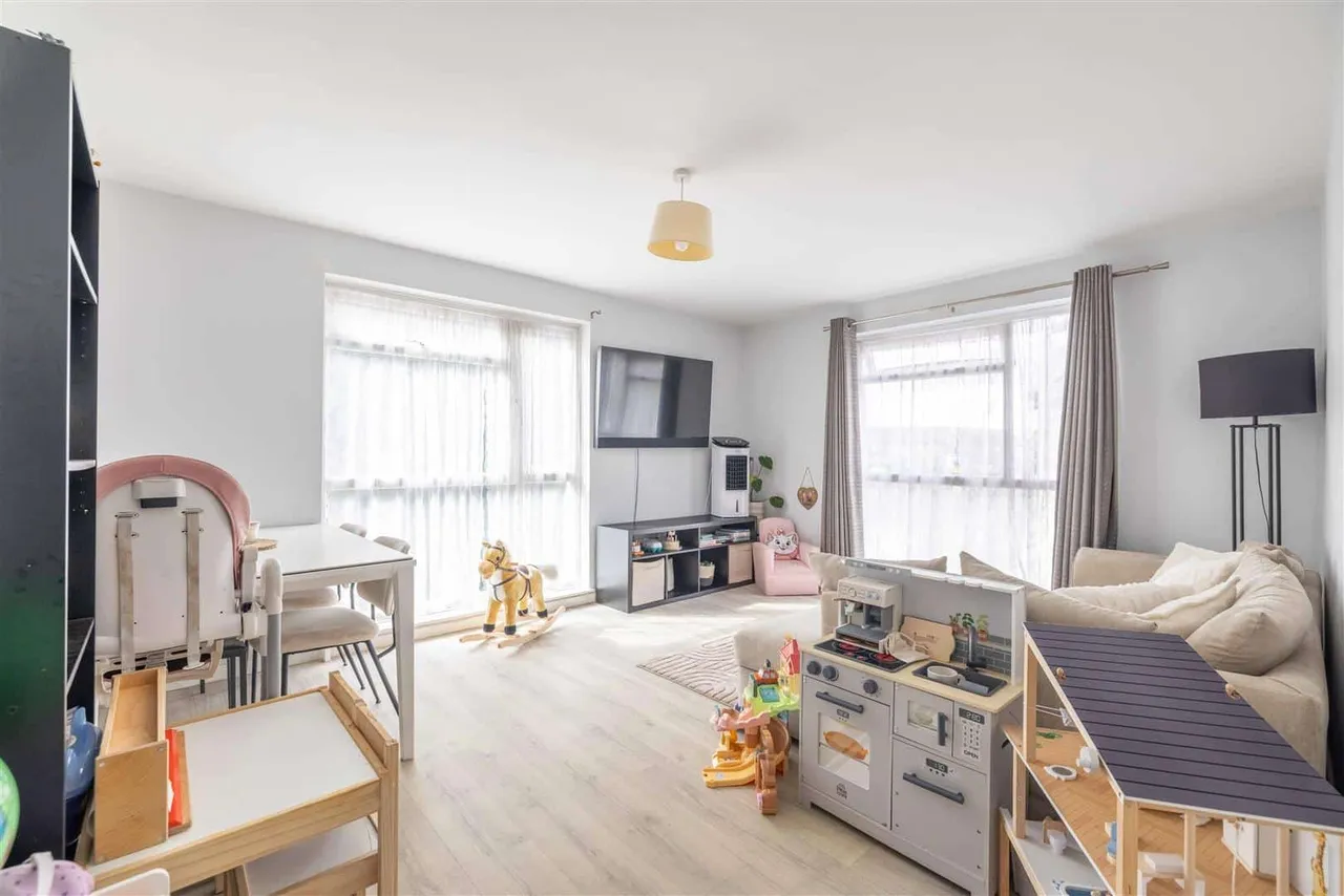 Dedworth Road, Windsor, SL4 5BH, photo 5