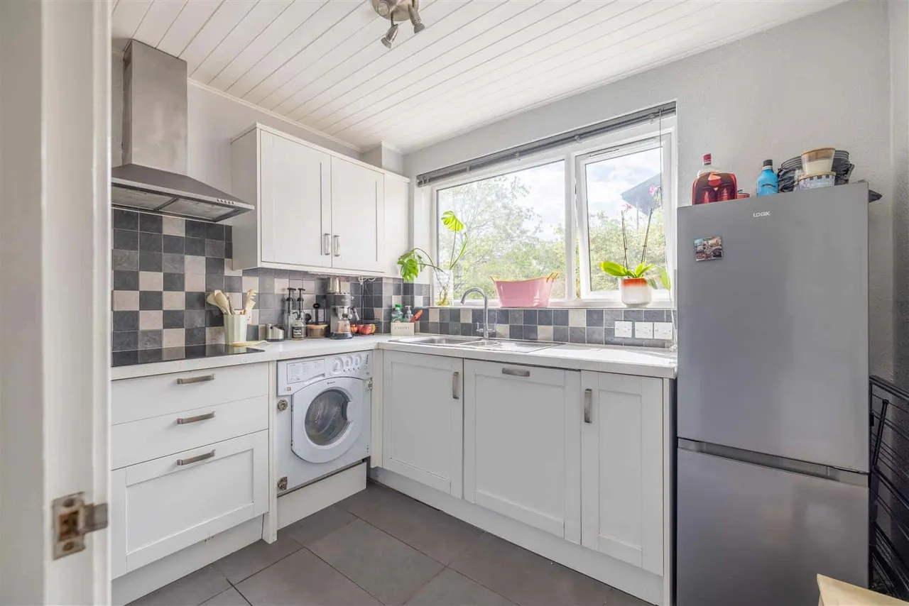Dedworth Road, Windsor, SL4 5BH, photo 3