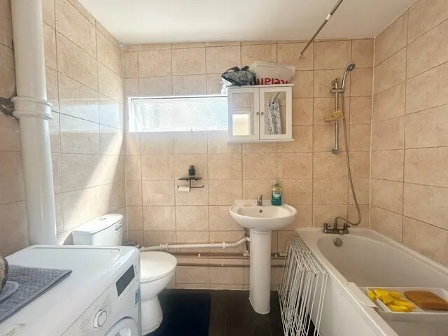 Essex road, Romford, RM7 8BE, photo 5
