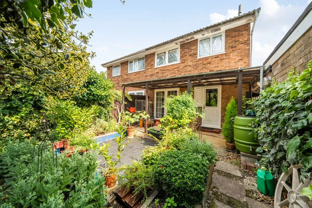 Walton Heath, Bletchley, Milton Keynes, Buckinghamshire, MK3 7RU, photo 5