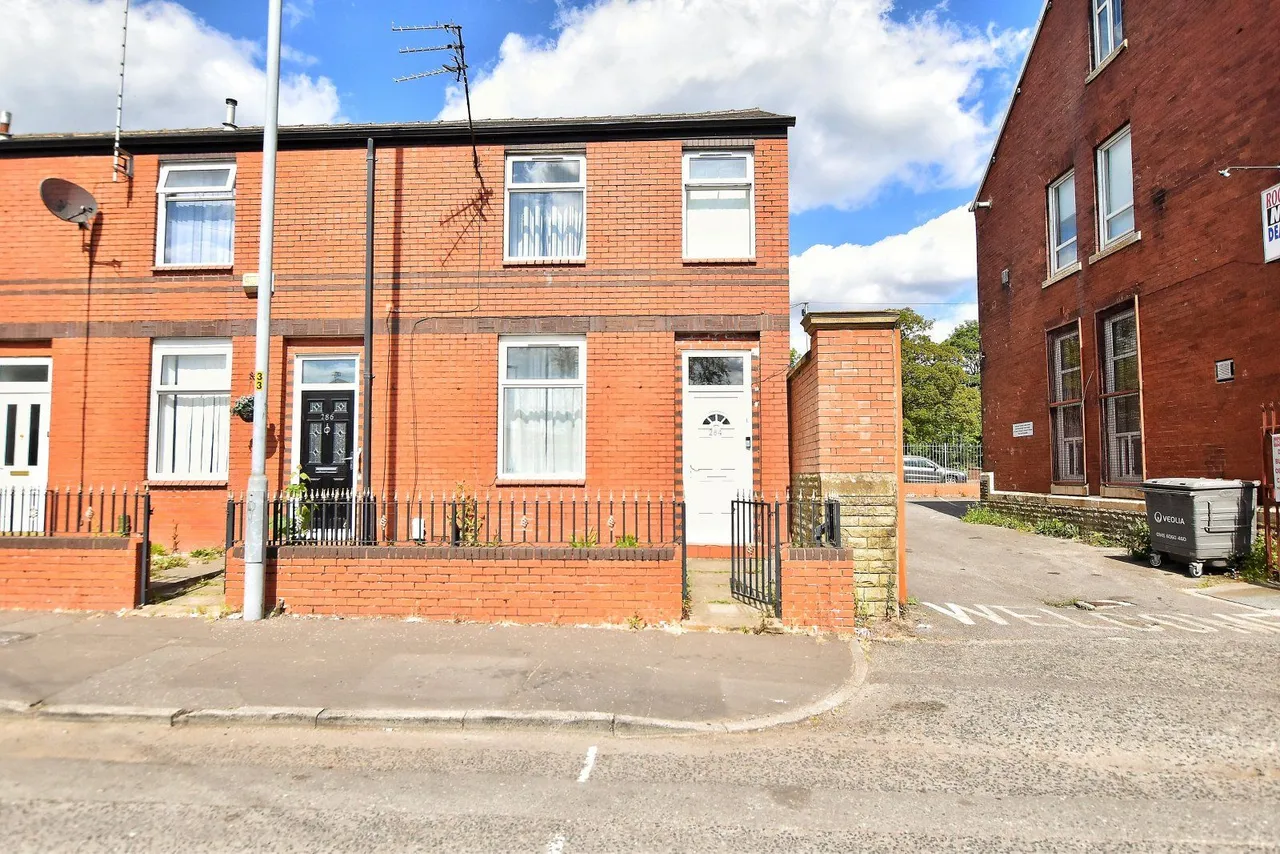 Entwisle Road, Rochdale, OL16, photo 2