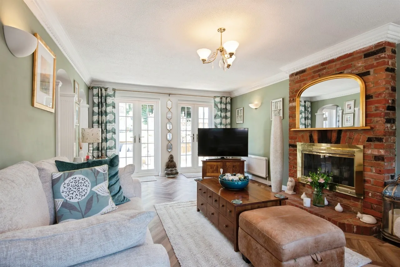 Garden Lane, Royston, photo 2