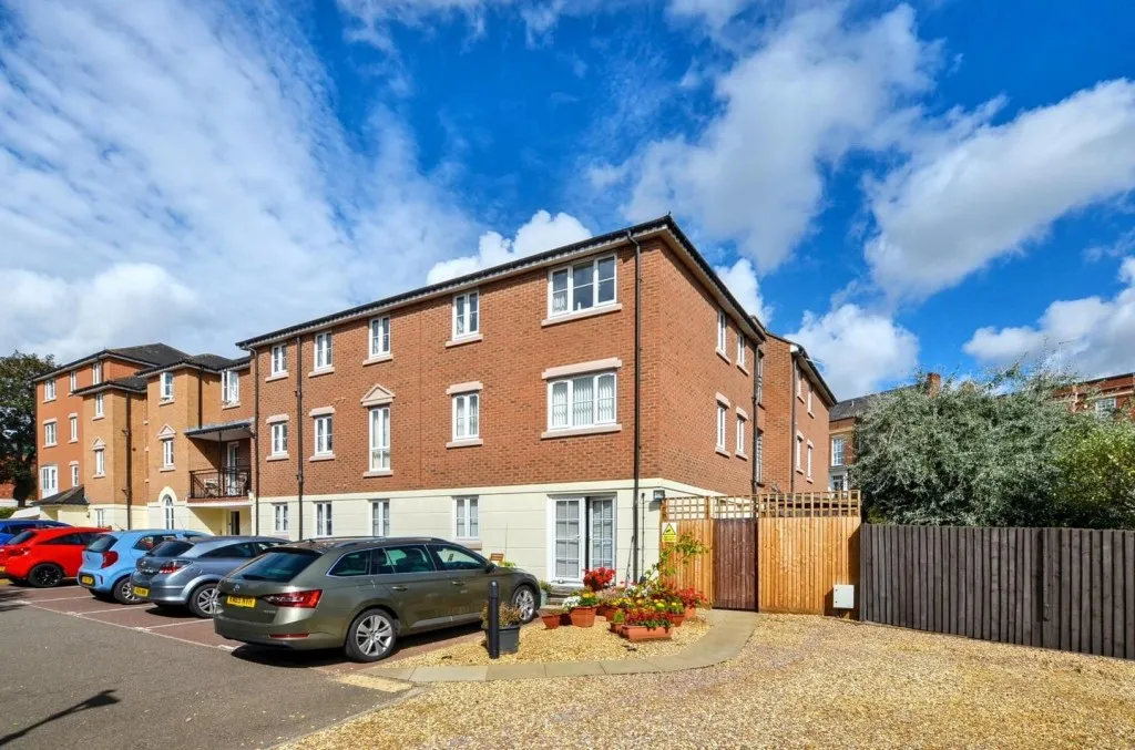 2 bed flat for sale, Albion Place, Northampton