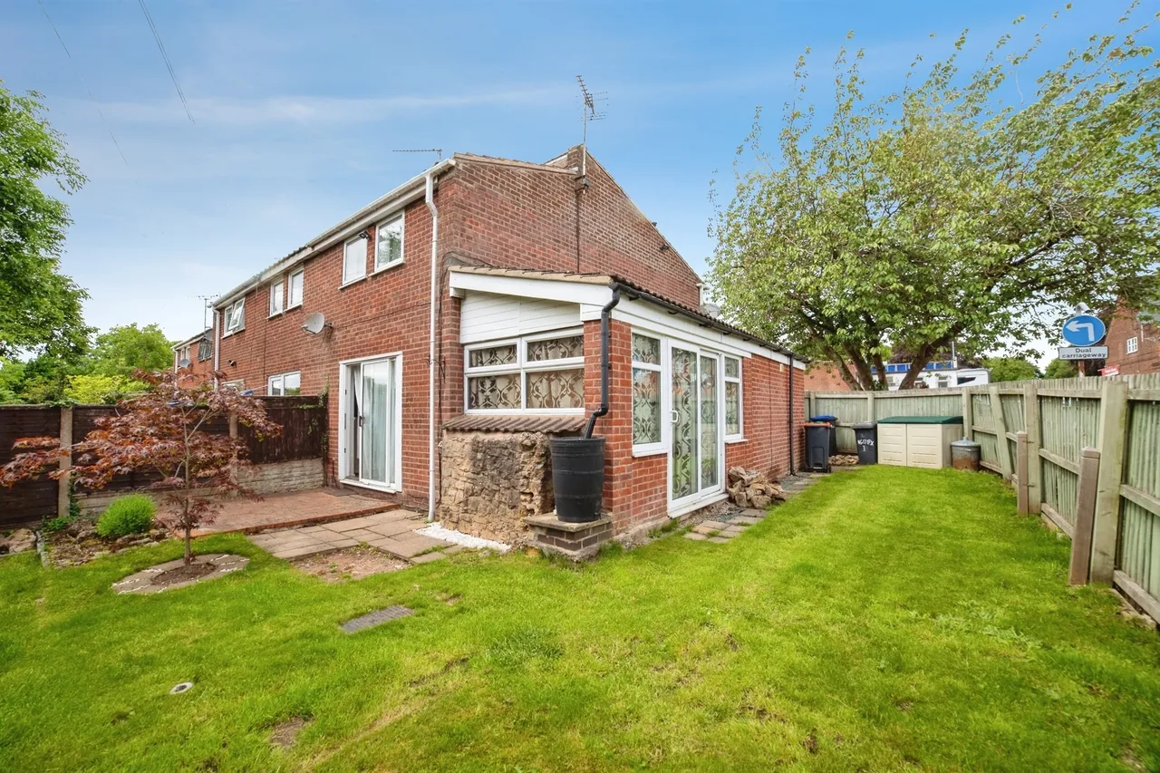 Grosvenor Place, Sutton-In-Ashfield, NG17, photo 2