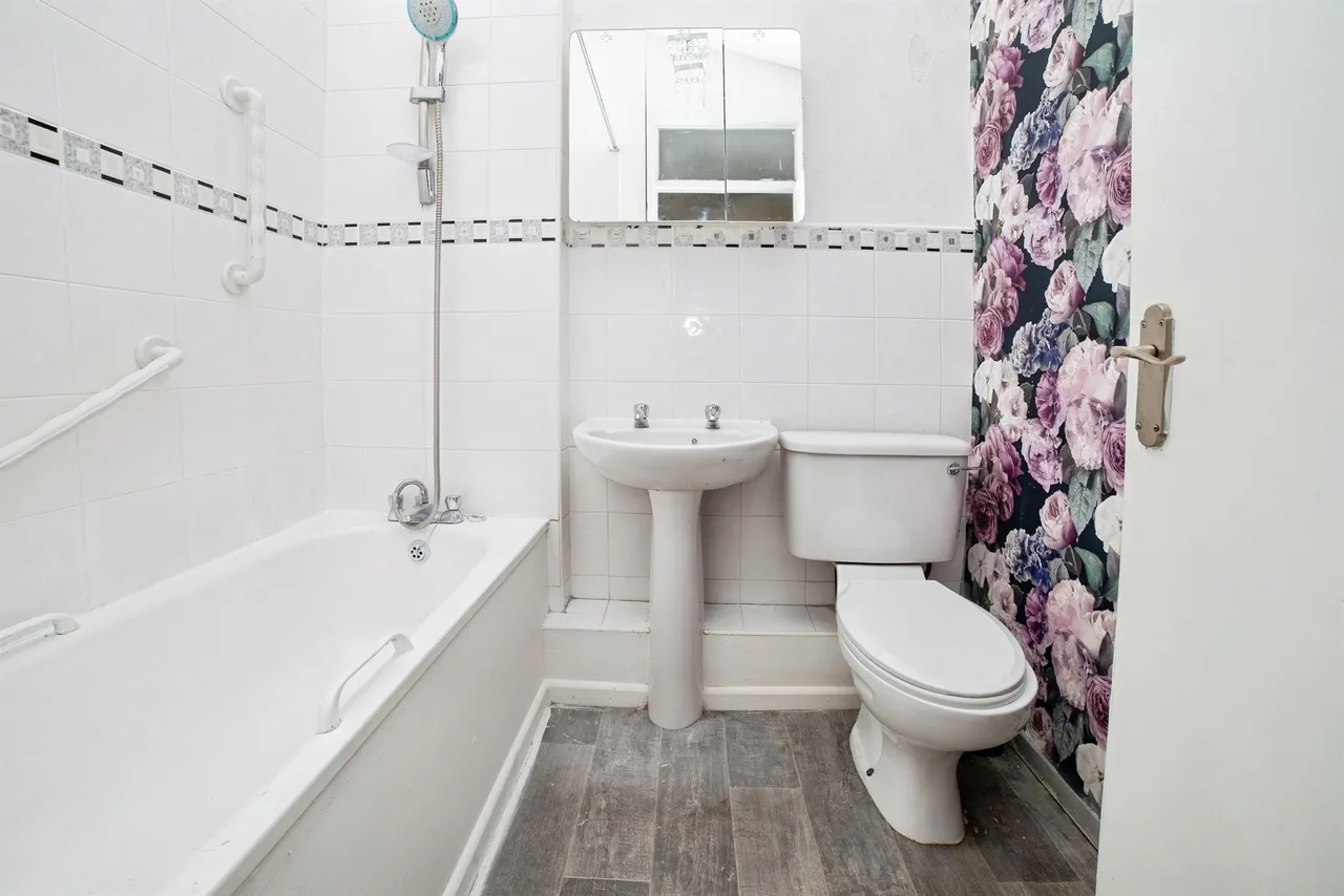 Grosvenor Place, Sutton-In-Ashfield, NG17, photo 15