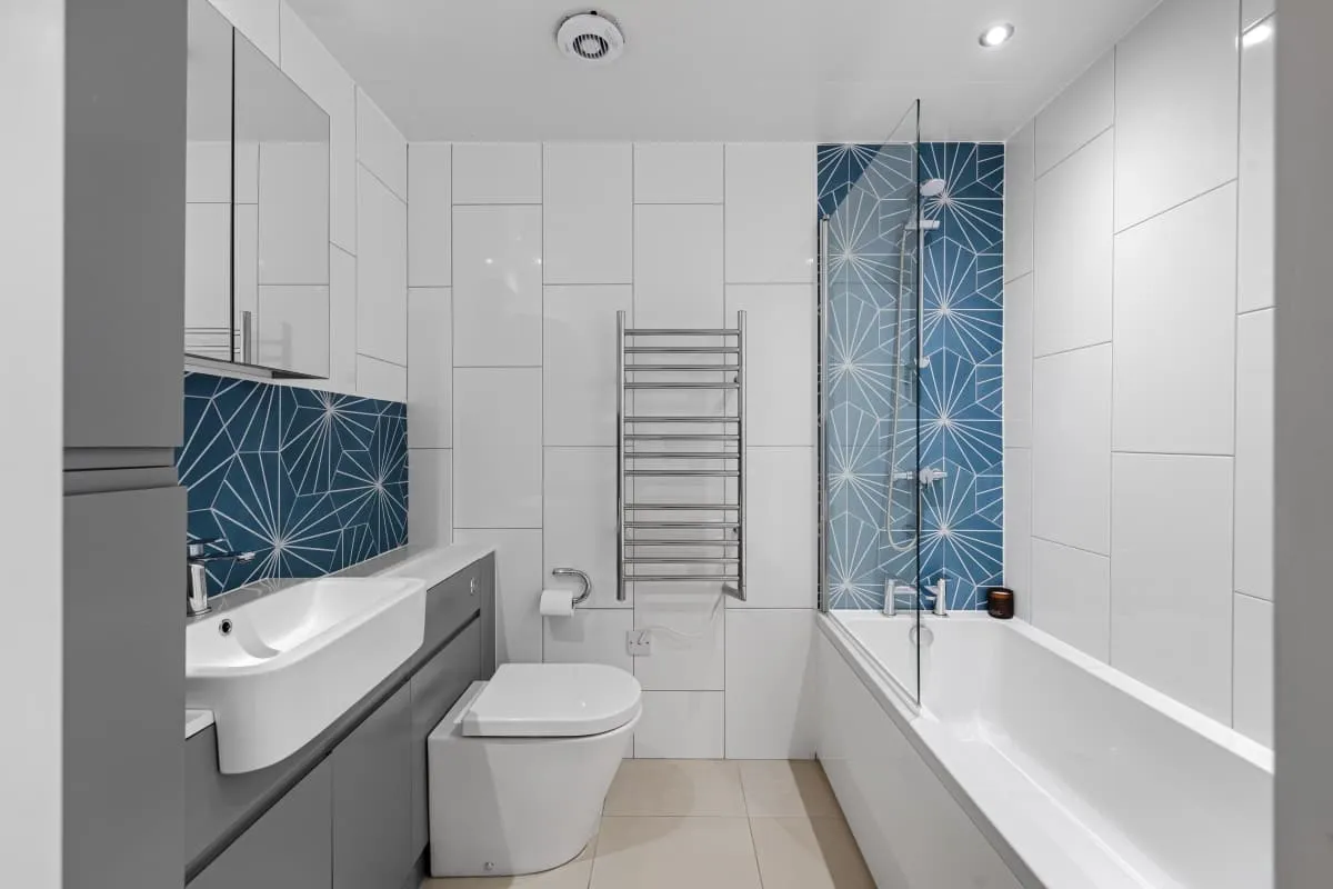 Chadwell Lane, London, N8, photo 12