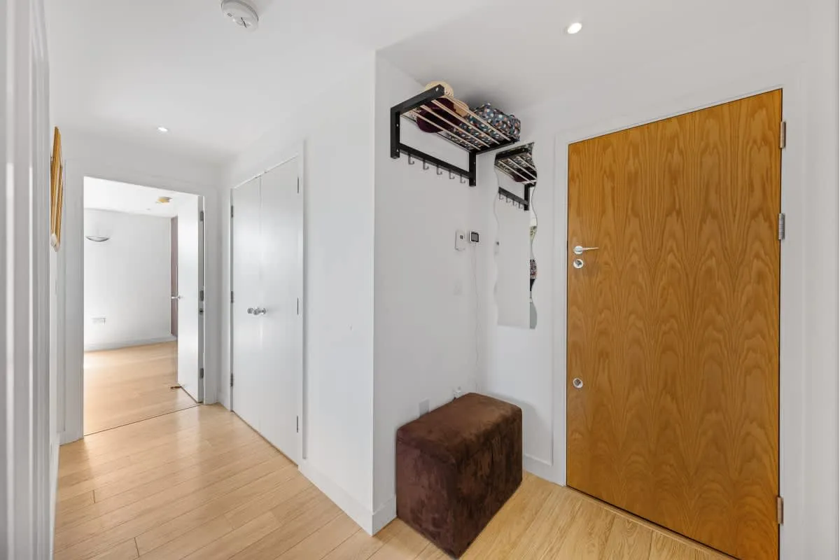 Chadwell Lane, London, N8, photo 13