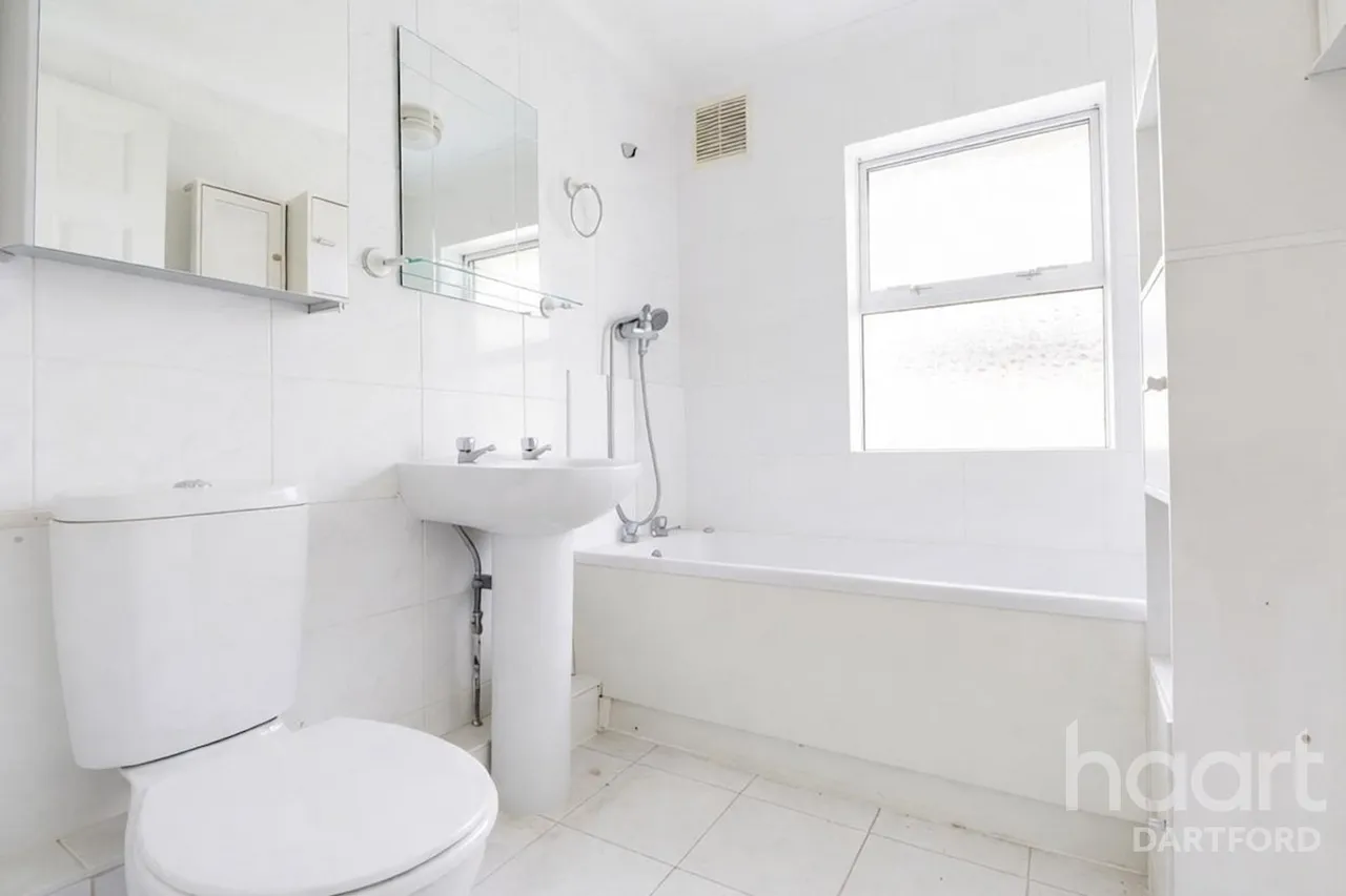 Valley Drive, Gravesend, DA12, photo 13
