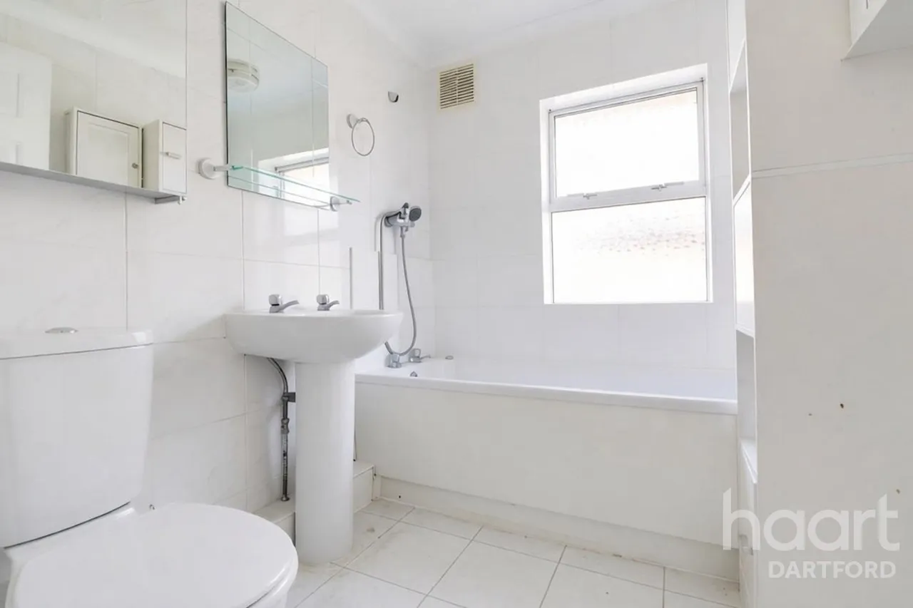 Valley Drive, Gravesend, DA12, photo 14