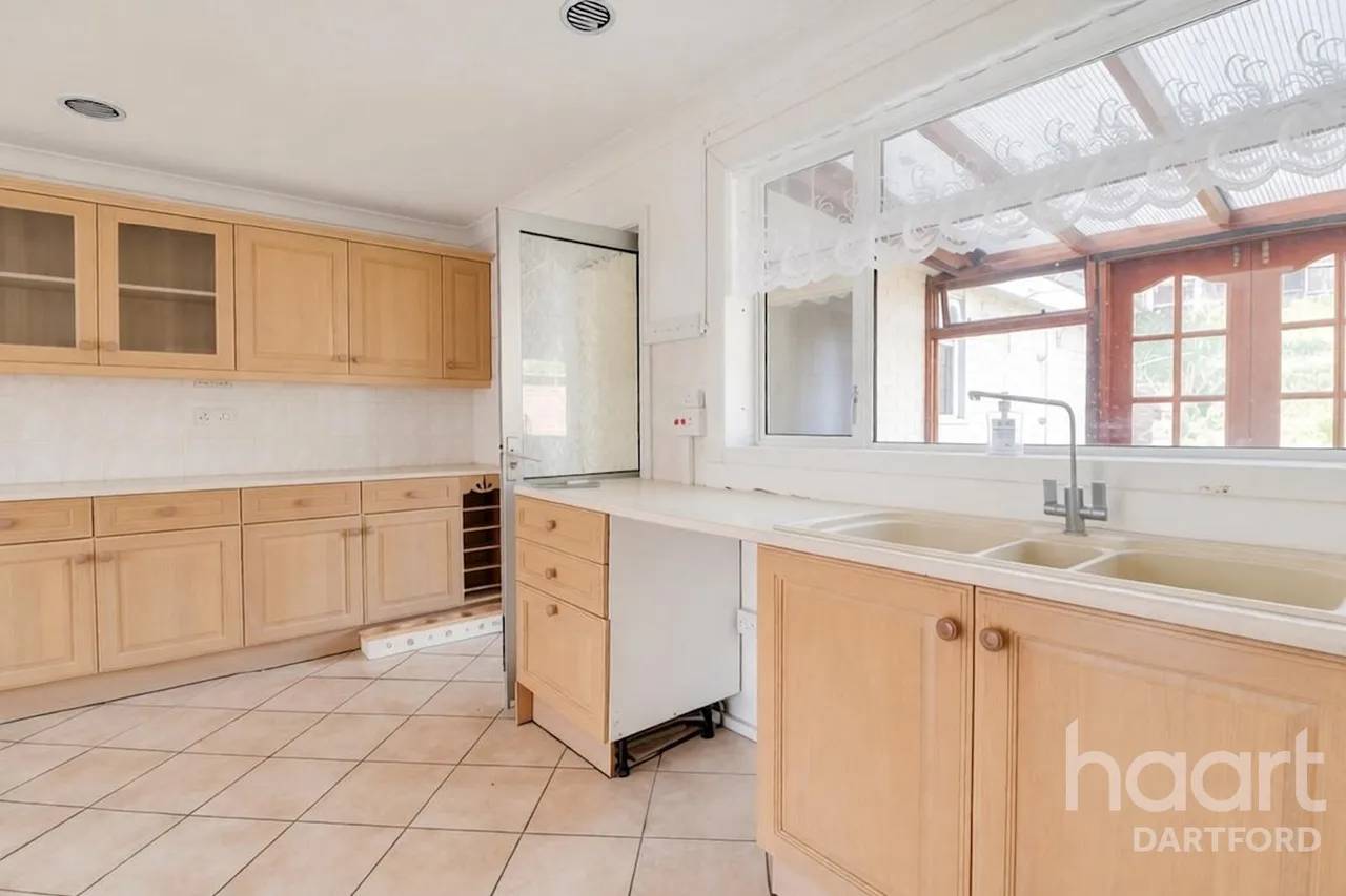 Valley Drive, Gravesend, DA12, photo 5