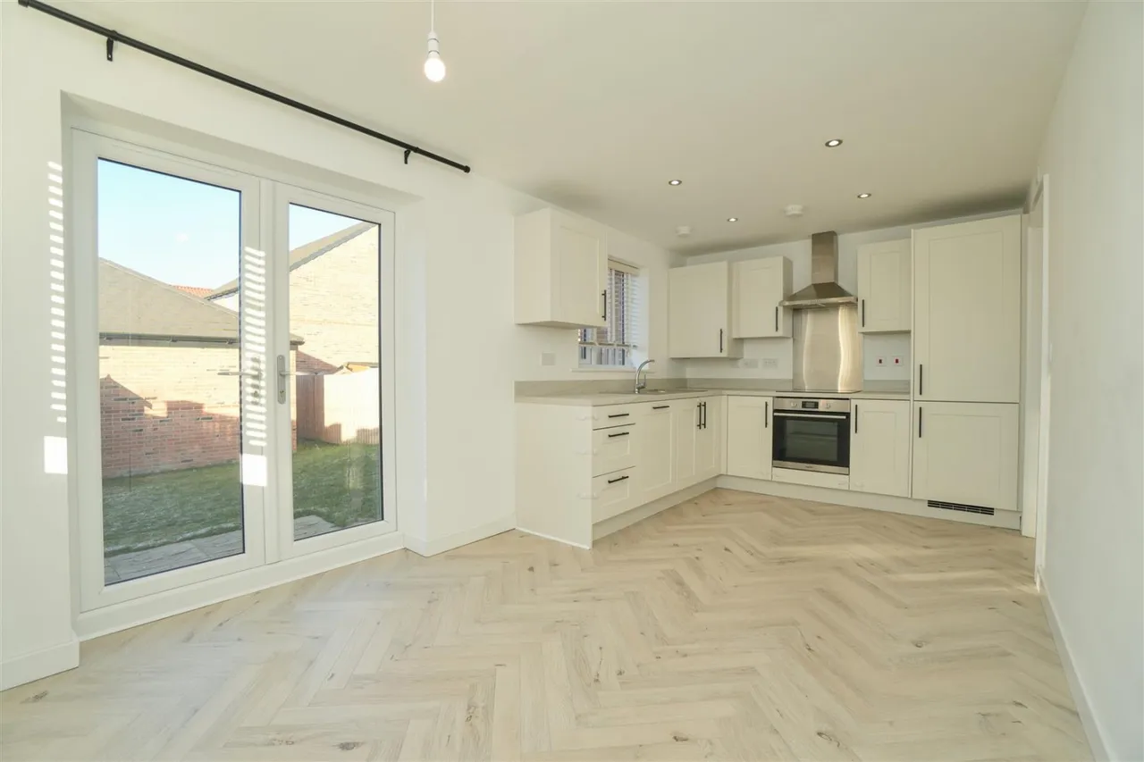 Walnut Close, Easingwold, YO61, photo 2