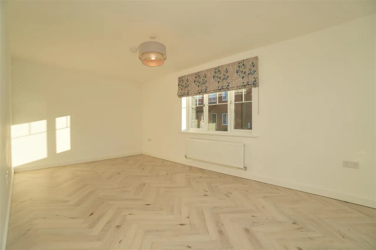 Walnut Close, Easingwold, YO61, photo 3