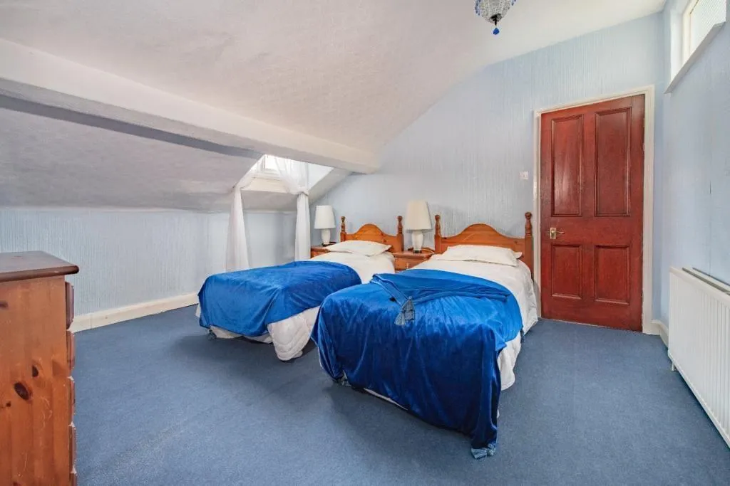 Village Road, Oxton, CH43, photo 8