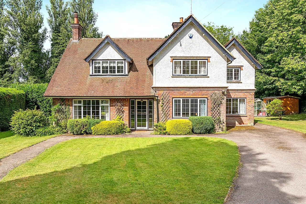 4 bed house for sale, Wycombe Road, Great Missenden, HP16