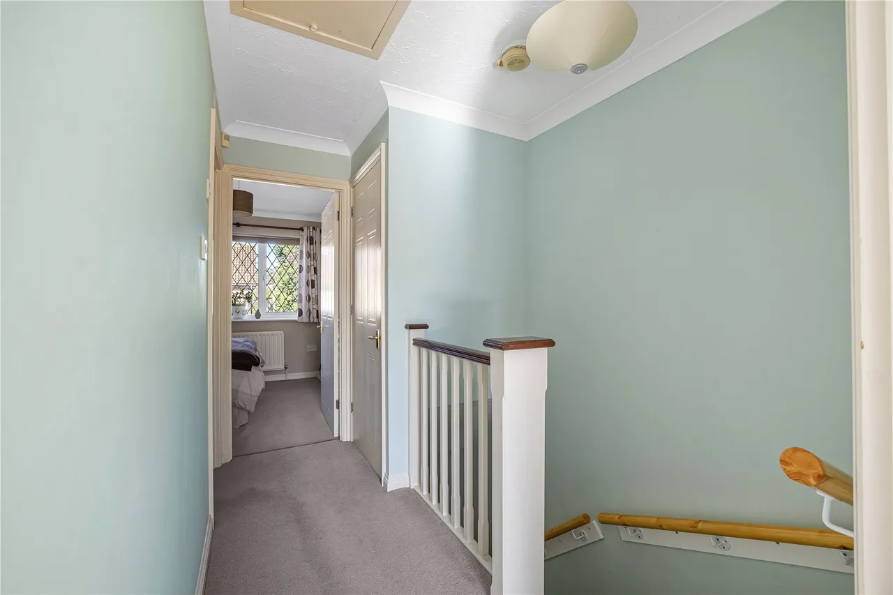 Percheron Drive, Knaphill, GU21, photo 6