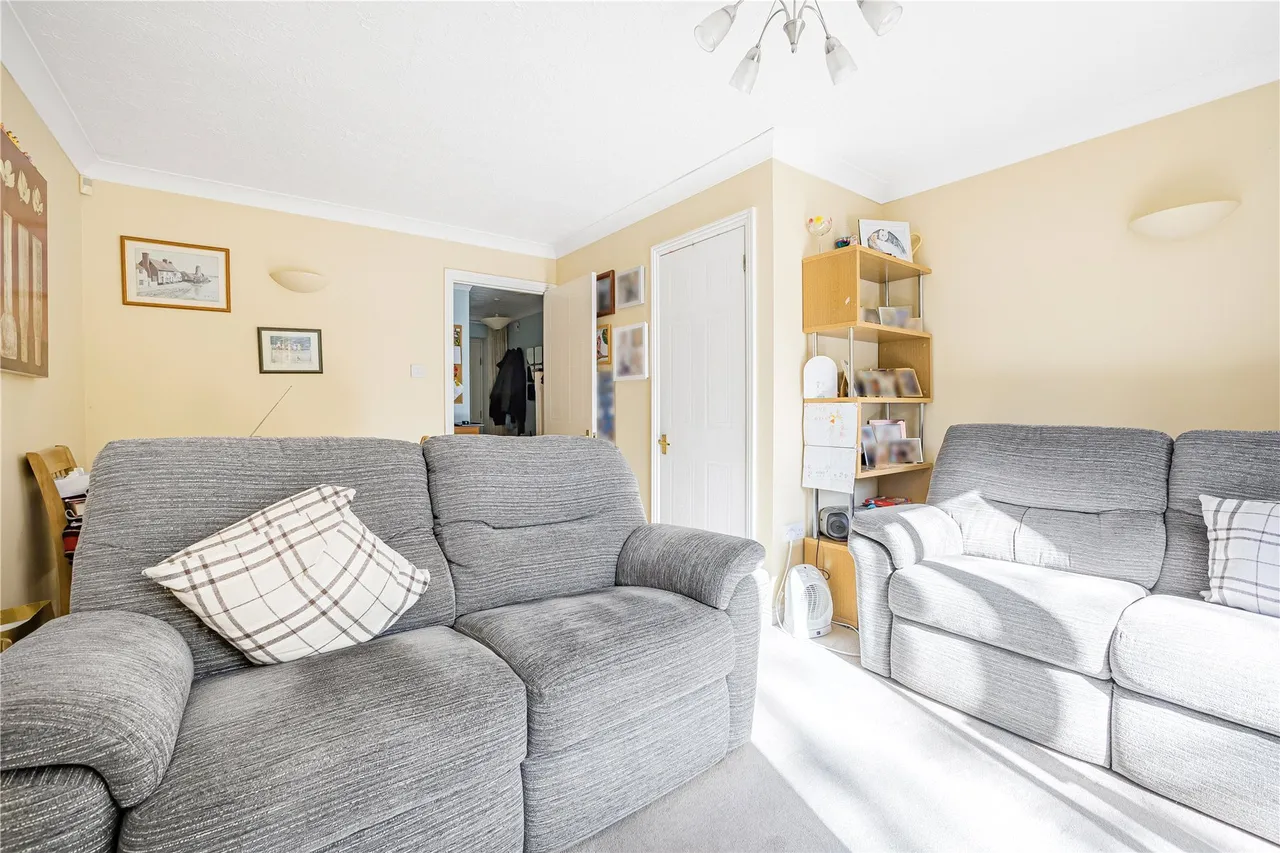 Percheron Drive, Knaphill, GU21, photo 4