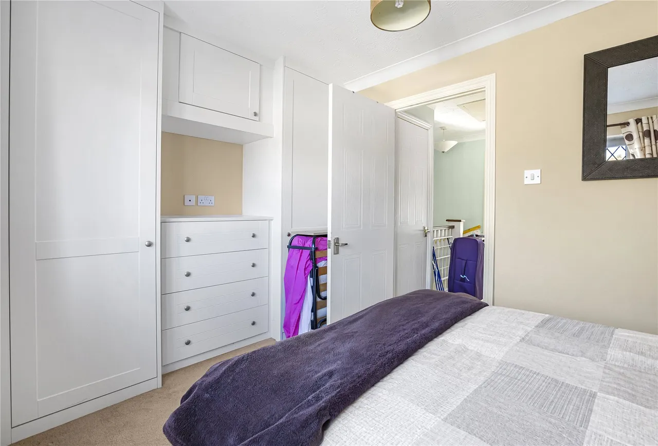 Percheron Drive, Knaphill, GU21, photo 10