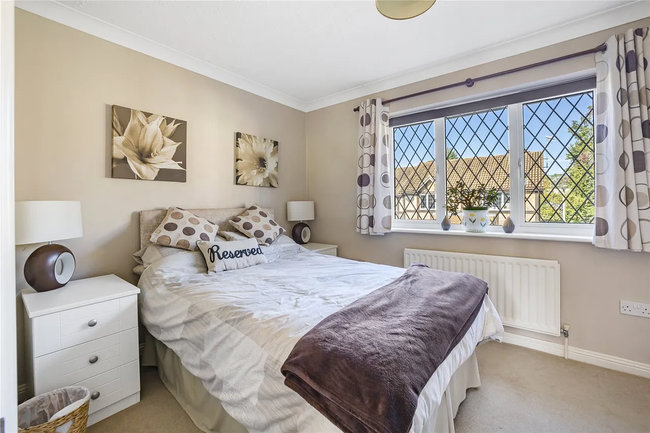Percheron Drive, Knaphill, GU21, photo 9
