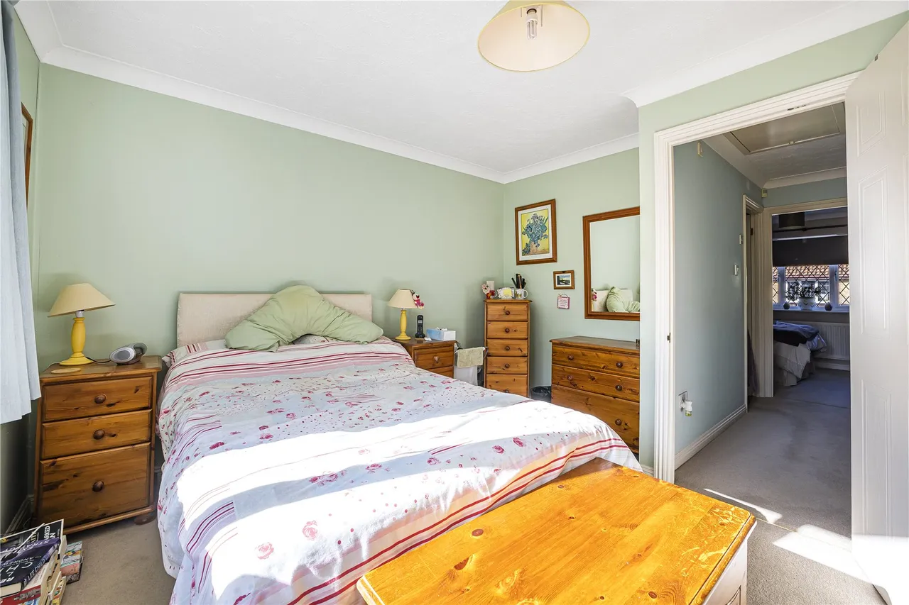 Percheron Drive, Knaphill, GU21, photo 8