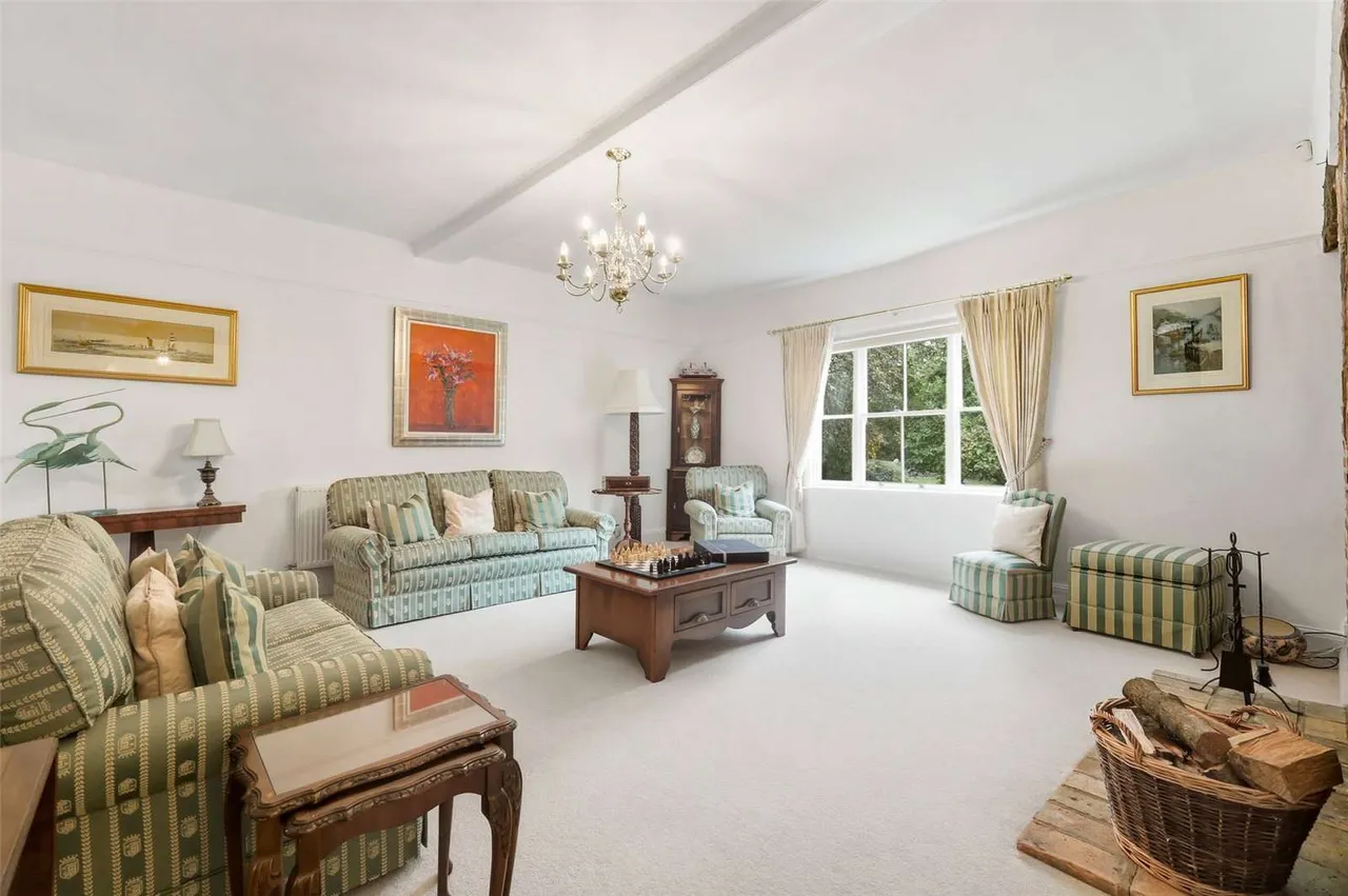 Chelmsford Road, Margaret Roding, Dunmow, Essex, CM6 1QL, photo 9