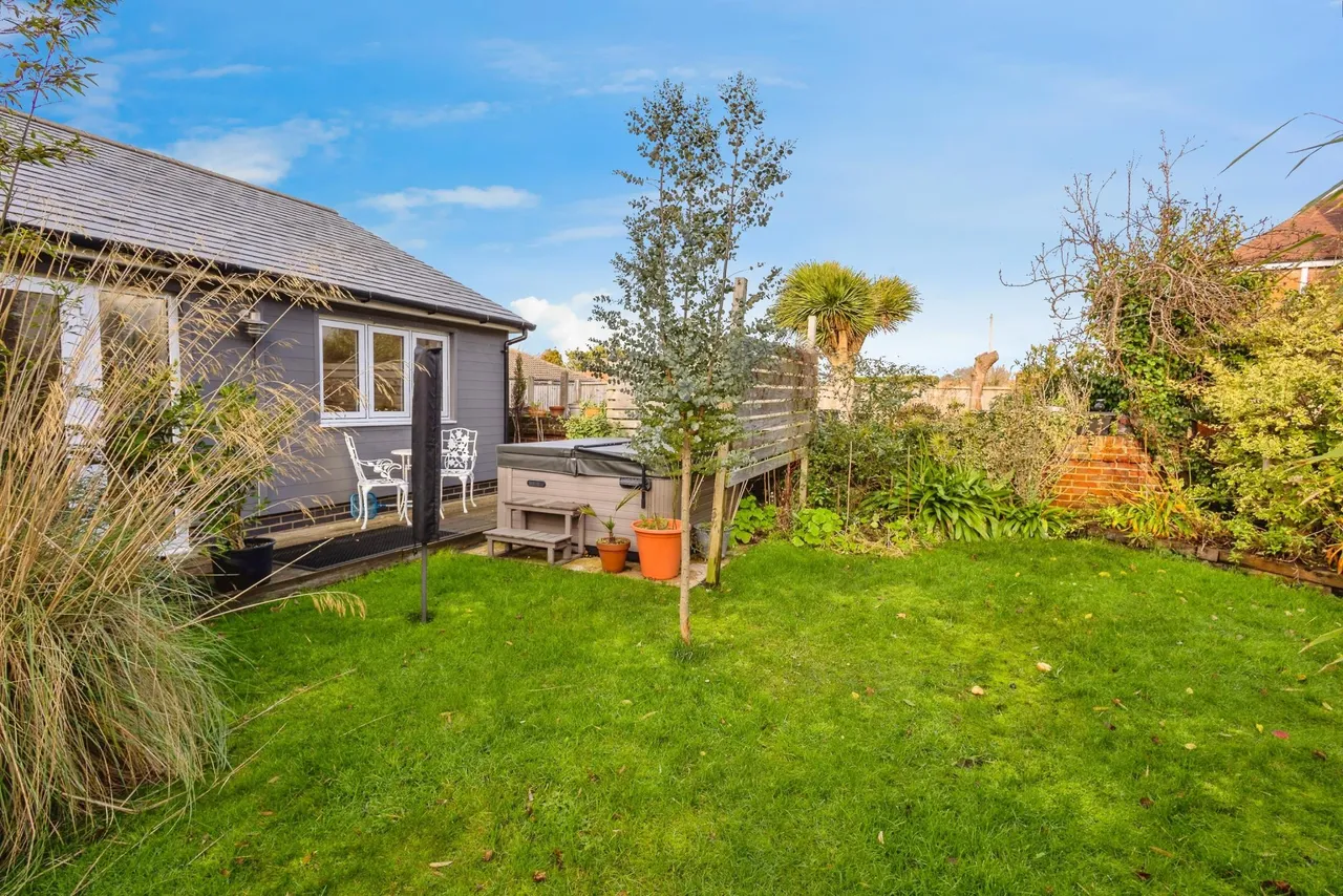 Webb Lane, Hayling Island, PO11, photo 13
