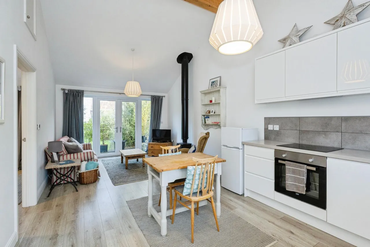 Webb Lane, Hayling Island, PO11, photo 5