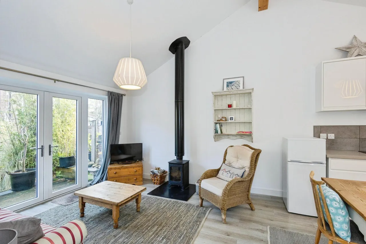 Webb Lane, Hayling Island, PO11, photo 7