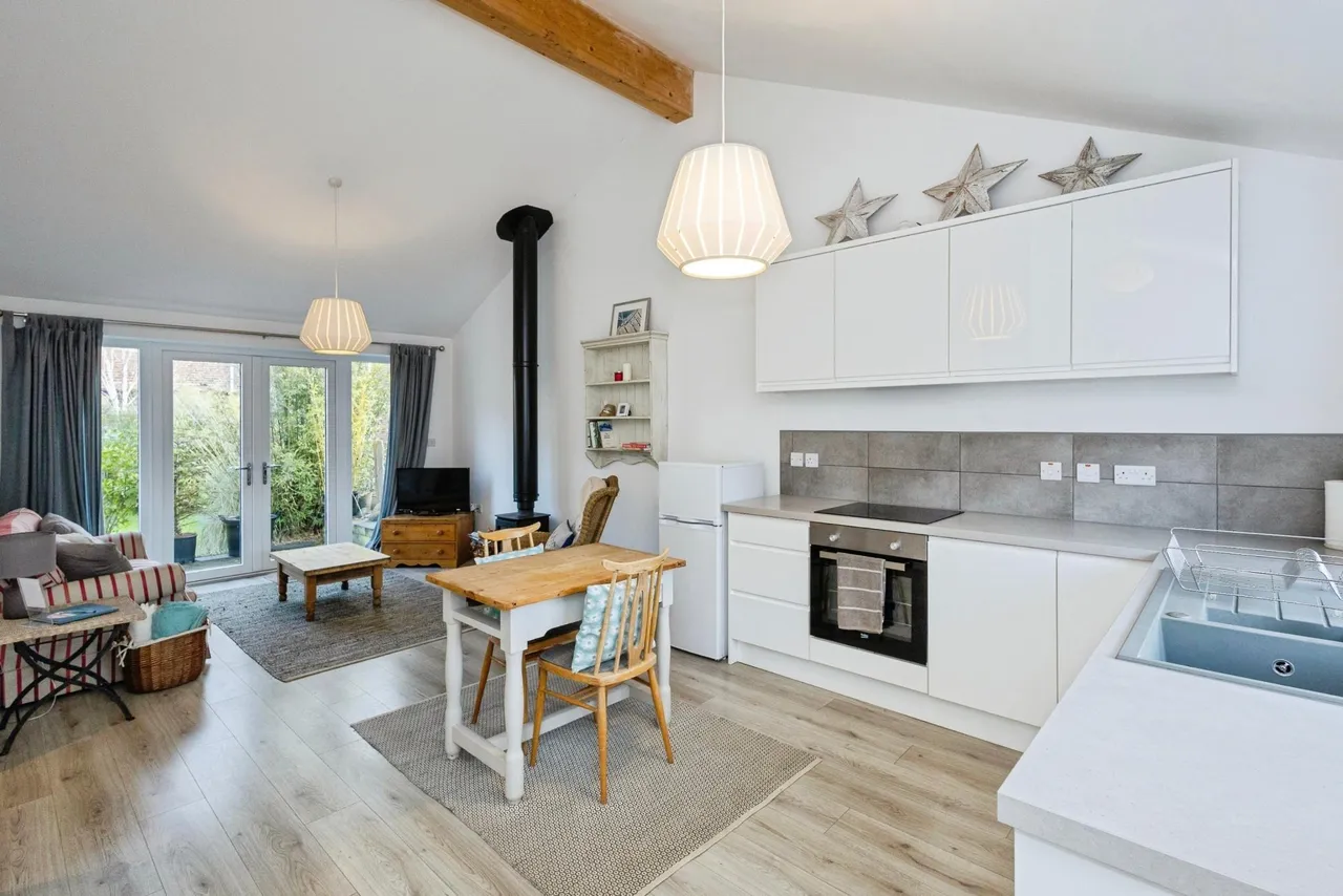 Webb Lane, Hayling Island, PO11, photo 6