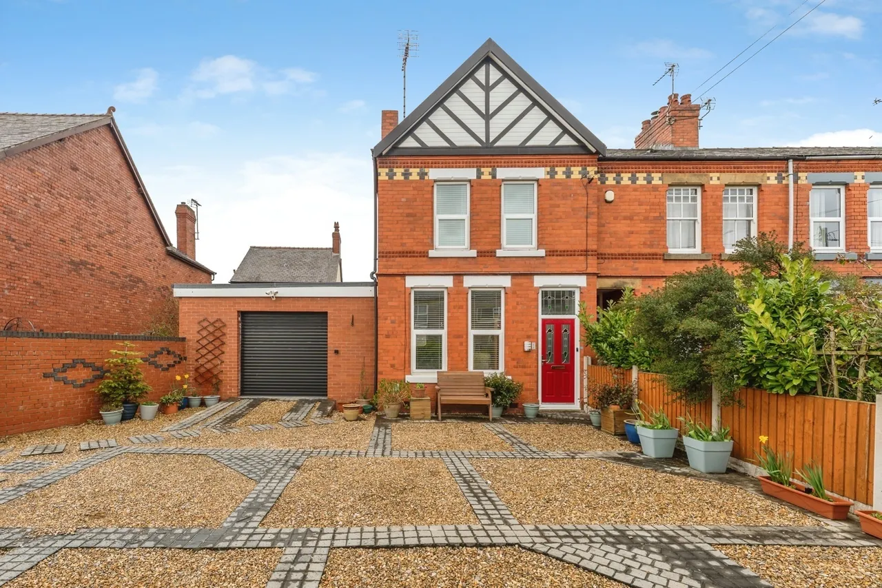 2 bed house for sale, Gordon Terrace, Mold, CH7