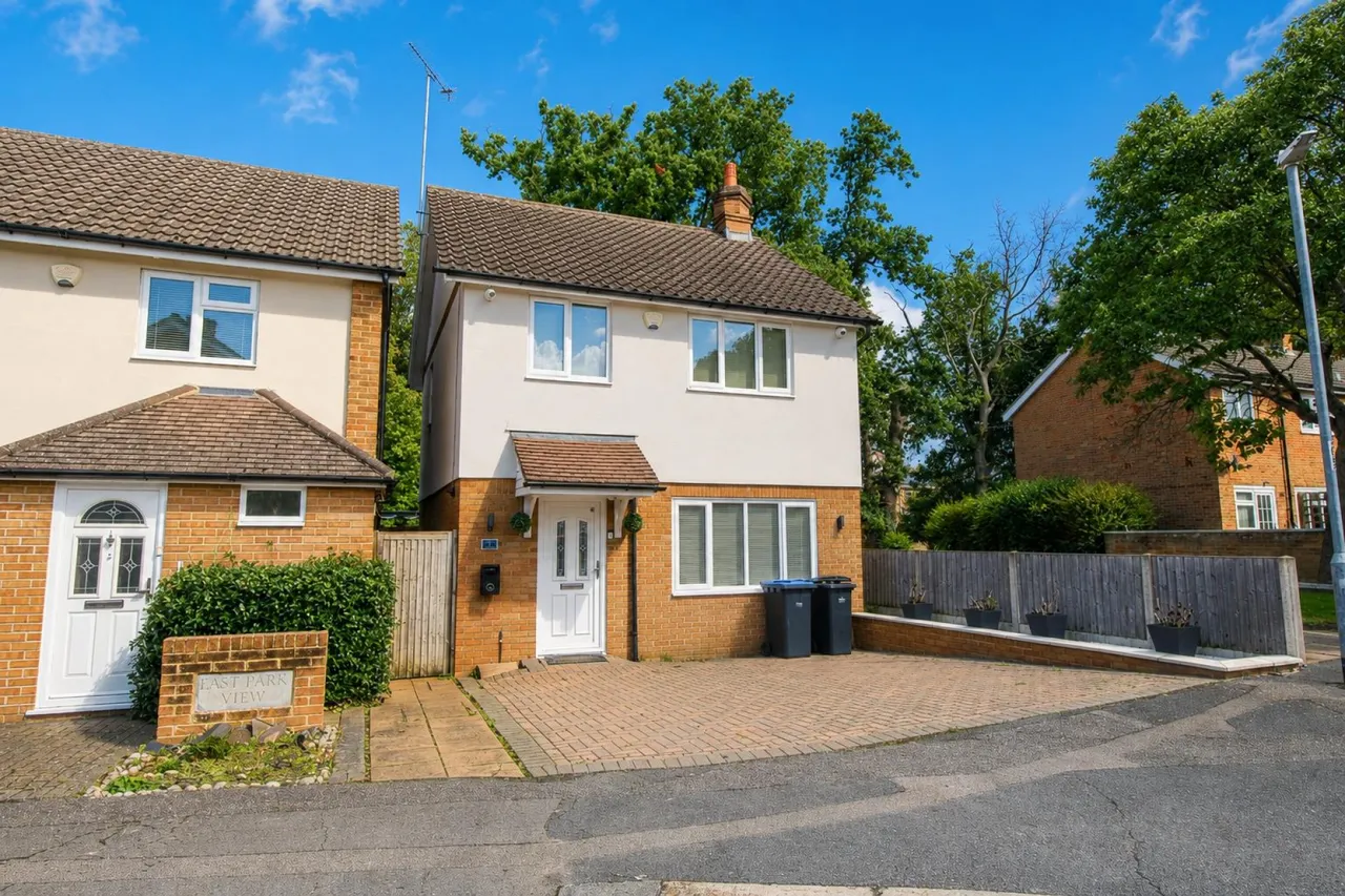 3 bed house for sale, East Park View, East Park, CM17