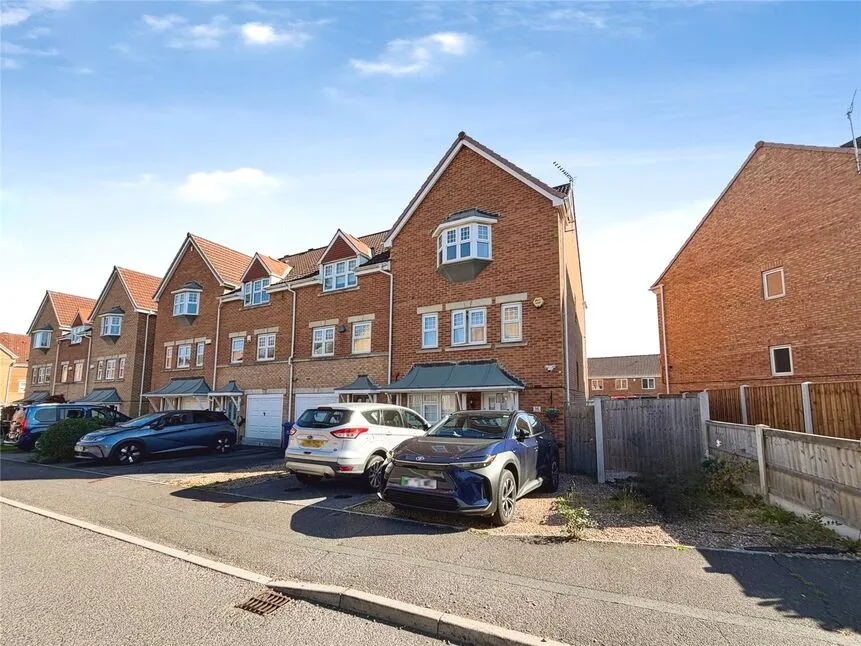 3 bed house for sale, Farnley Road, Balby, DN4