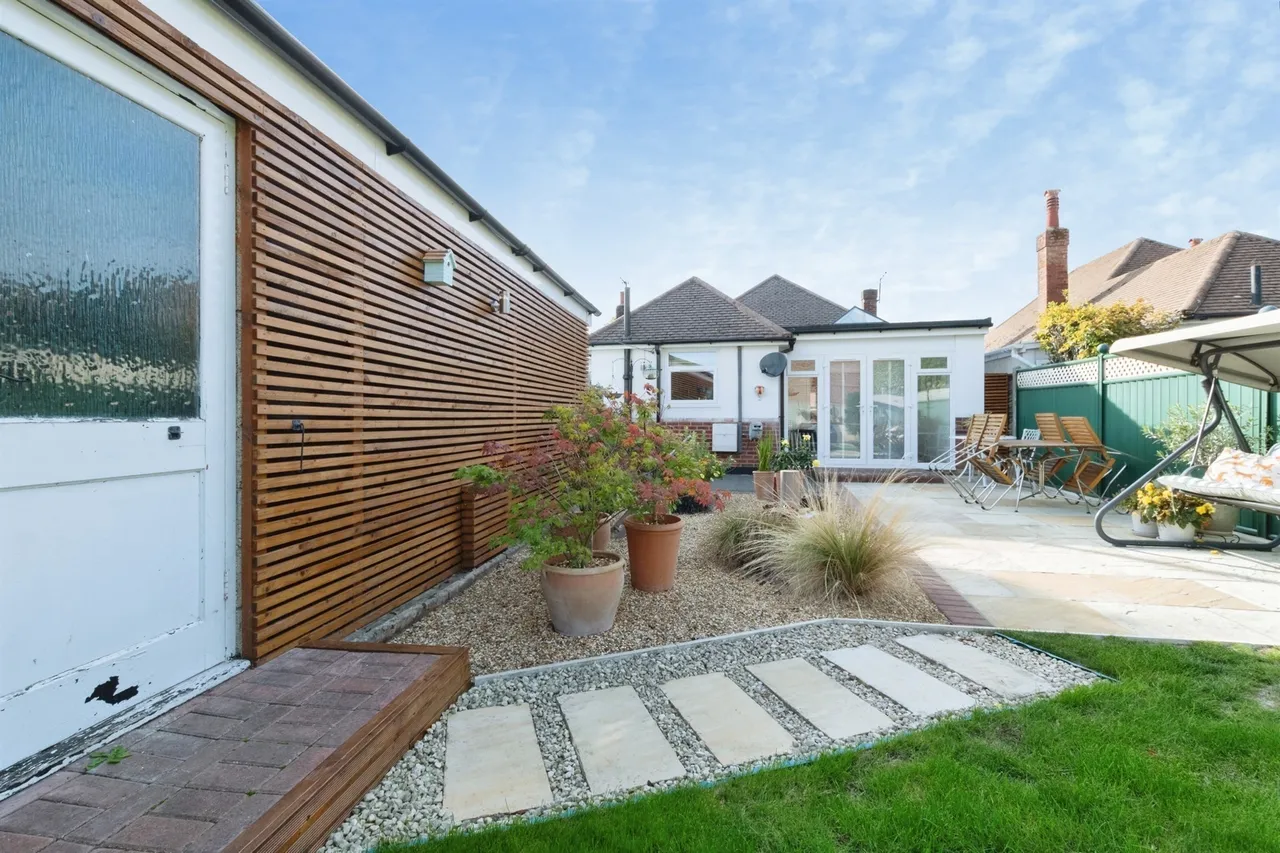Barrow Road, Bournemouth, BH8, photo 2