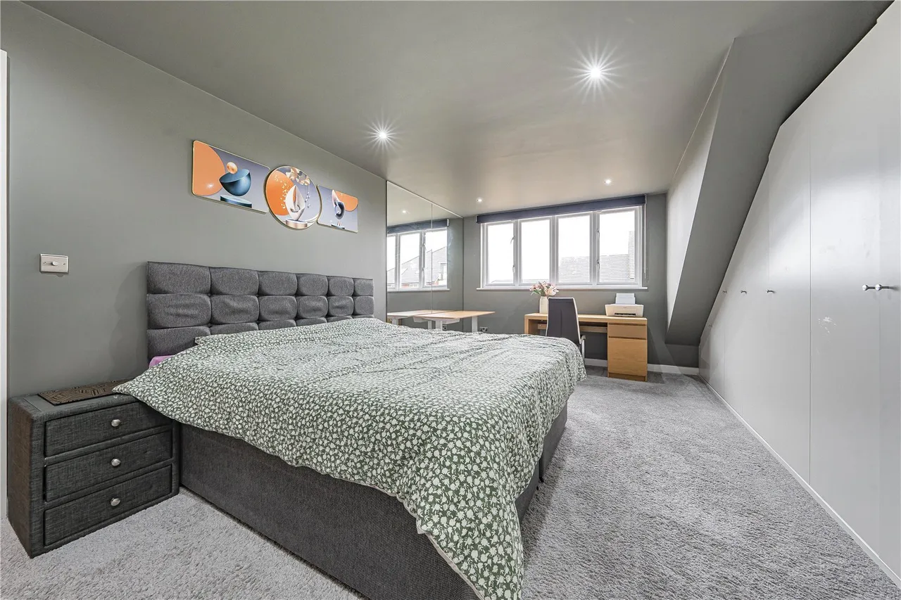 Park Lodge Avenue, West Drayton, UB7, photo 3