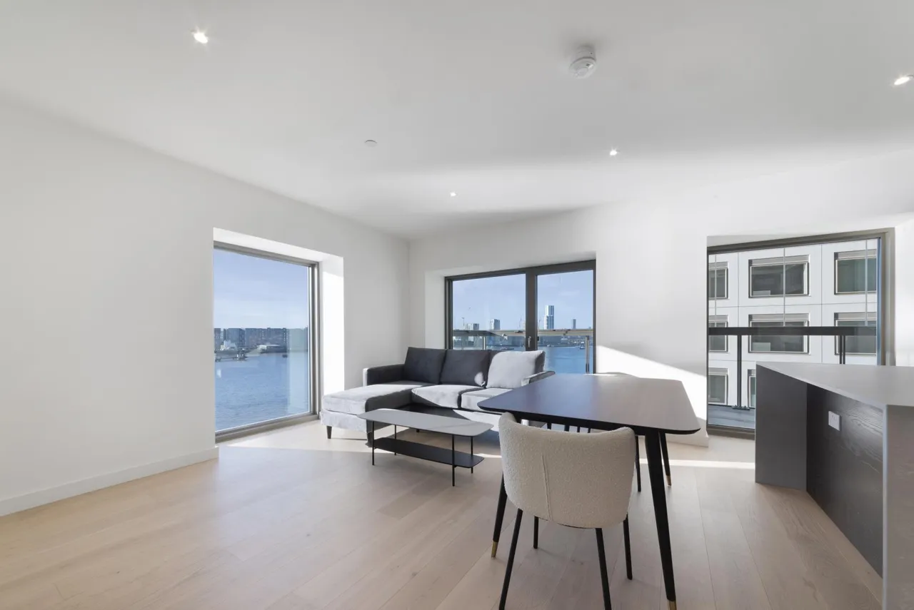 3 bed flat to rent, Docker Building, Riverscape, E16
