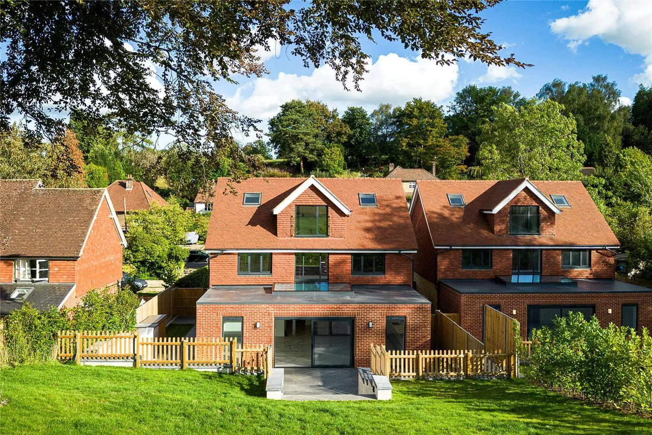 Peaslake Lane, Peaslake, Guildford, Surrey, GU5 9RJ, photo 4
