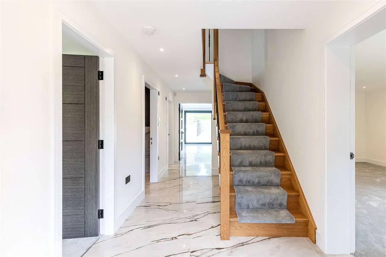 Peaslake Lane, Peaslake, Guildford, Surrey, GU5 9RJ, photo 12
