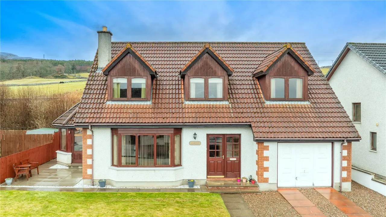4 bed house for sale — Rannoch, 78 Tower Street, Golspie, Highland, KW10 6SB