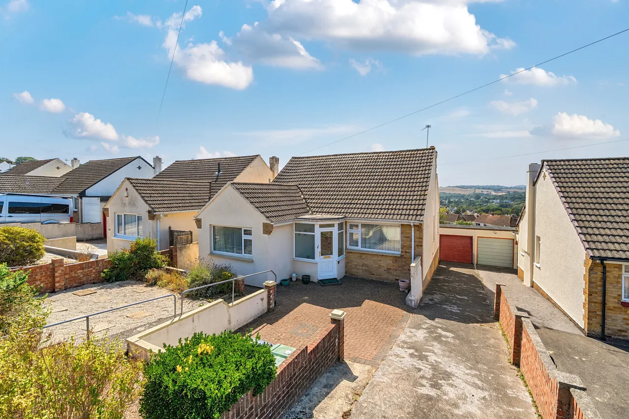 4 bed property for sale — Haytor Drive, Newton Abbot, Devon, TQ12