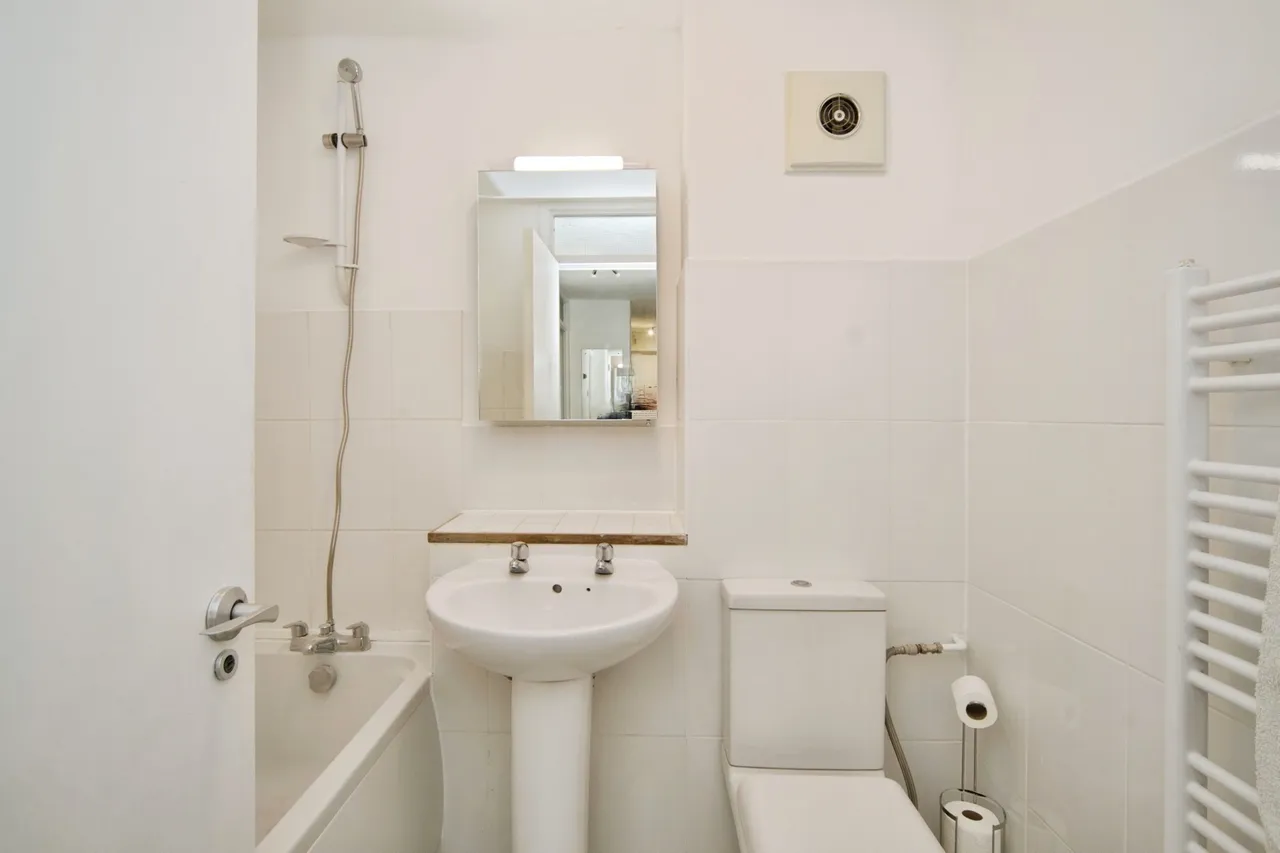 Malcolm Way, Wanstead, London, E11, photo 16