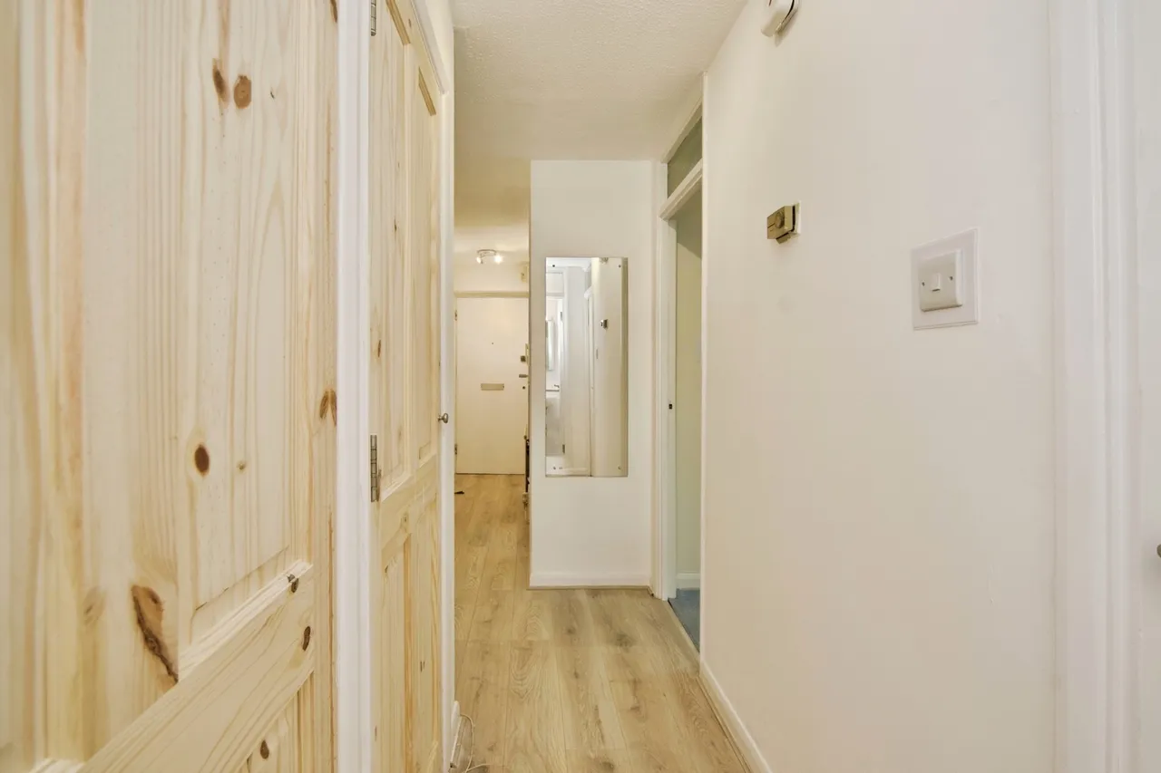 Malcolm Way, Wanstead, London, E11, photo 17