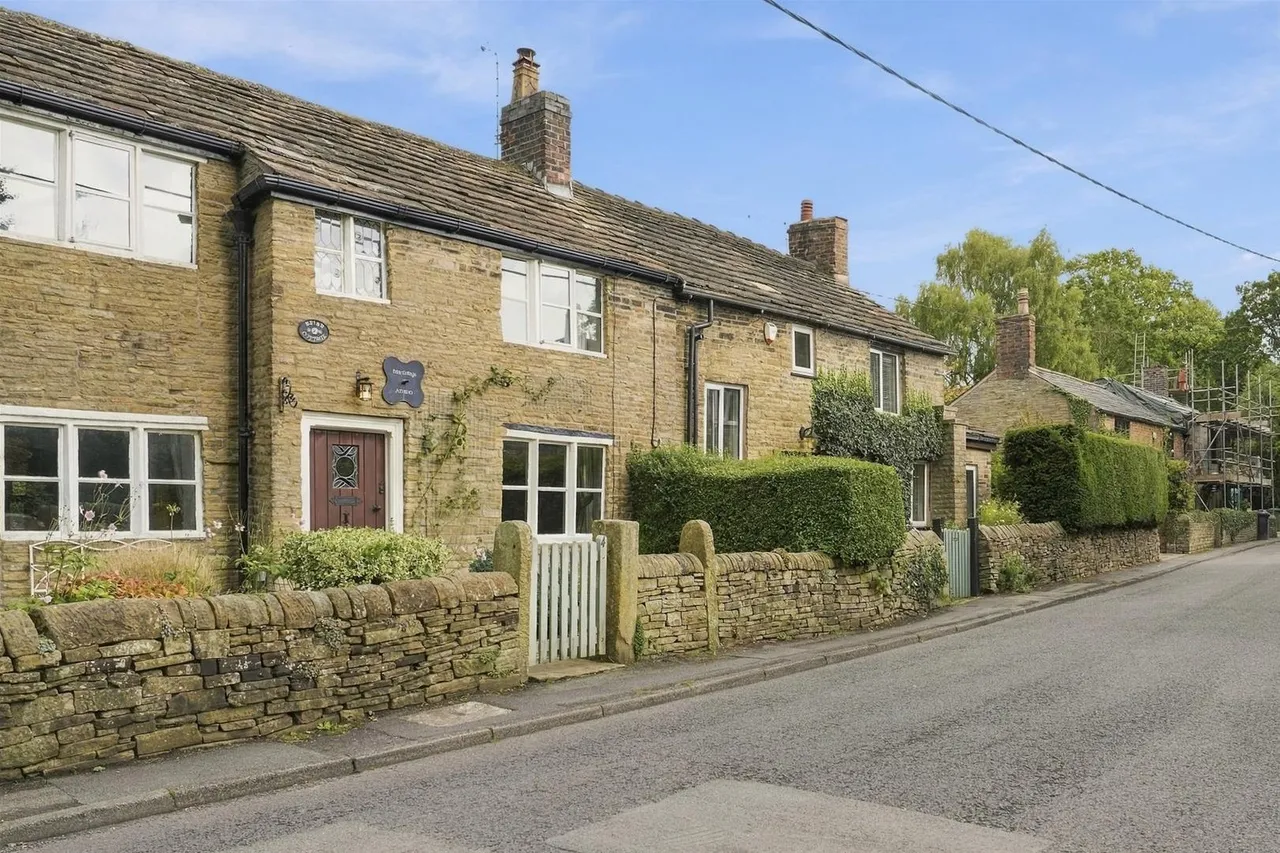 Clarke Lane, Bollington, SK10, photo 22