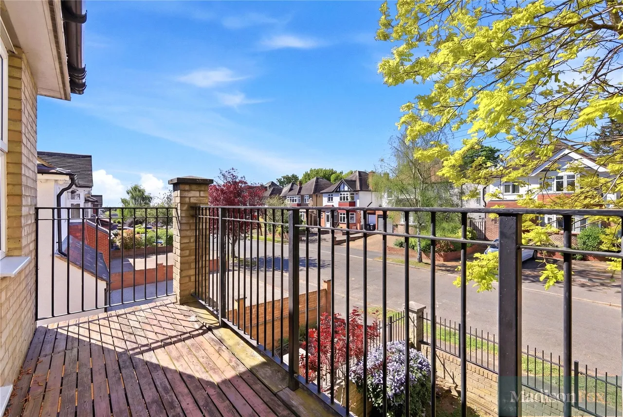 Manor Road, Chigwell, IG7, photo 19