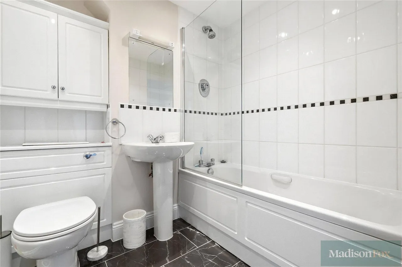 Manor Road, Chigwell, IG7, photo 18