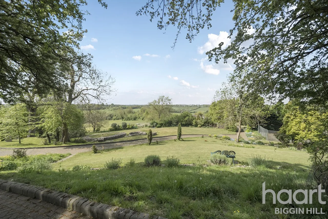 Westerham Road, Keston, BR2, photo 2