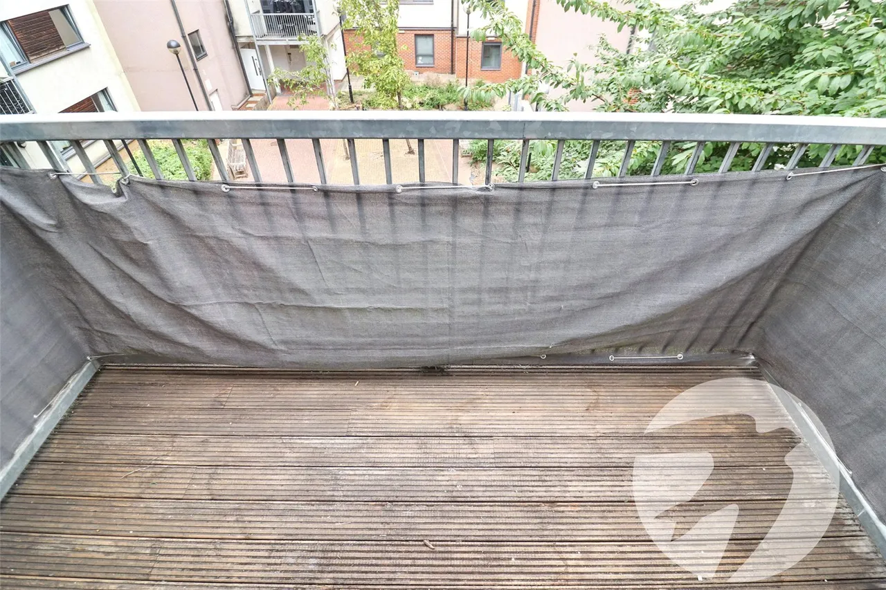 West Street, DA8, photo 9