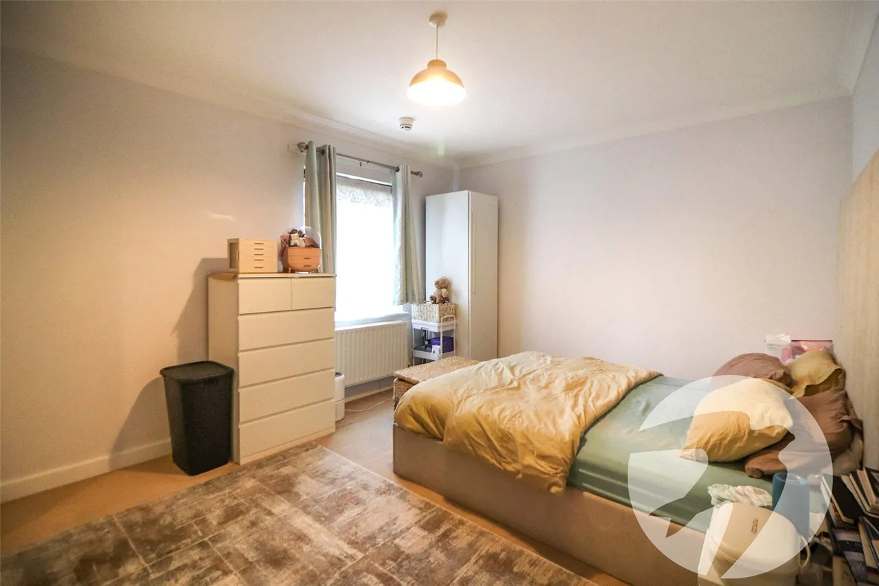 West Street, DA8, photo 6