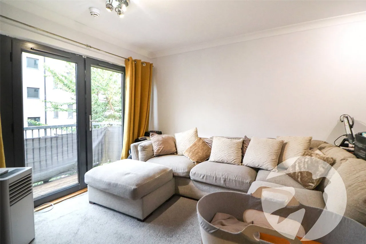 West Street, DA8, photo 2