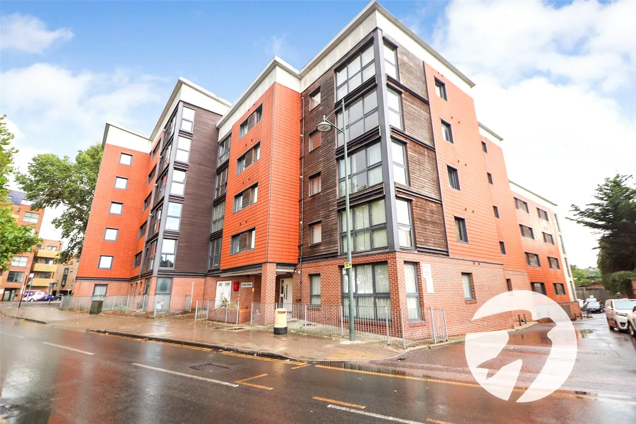2 bed 2 bedroom property for sale, West Street, DA8